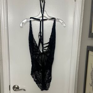 Elegant Black Lace Chemise